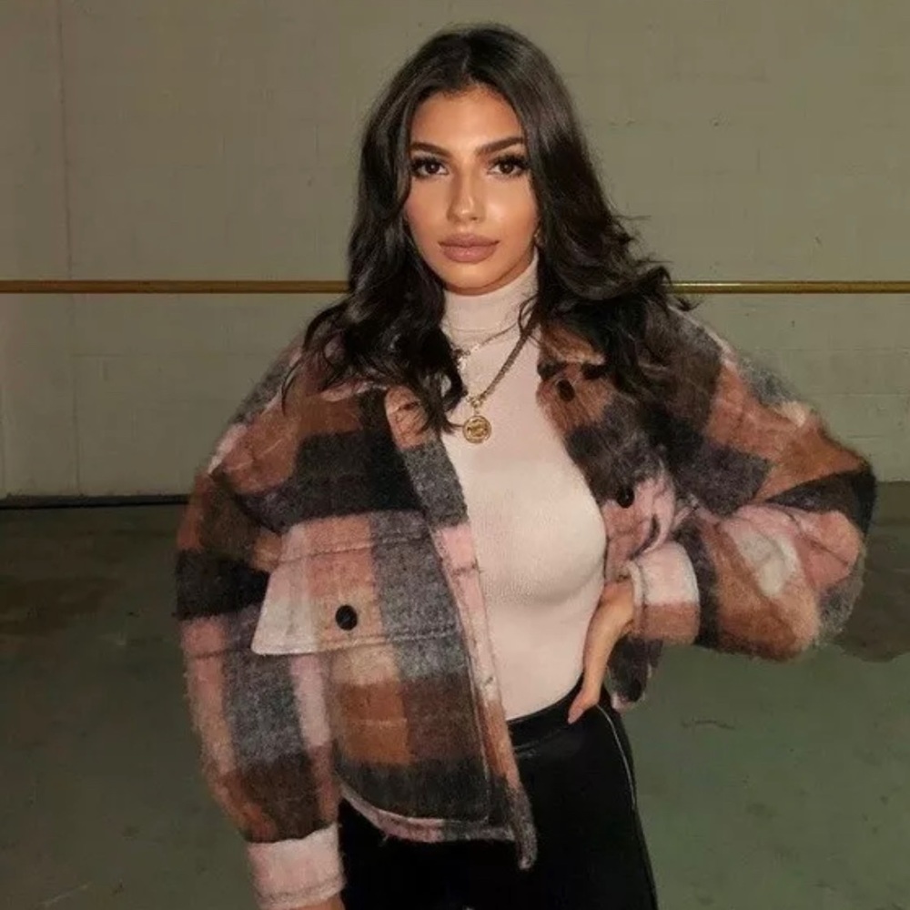 🔴SOLD🔴 ZARA CROPPED PLAID JACKET - Picture 1 of 8